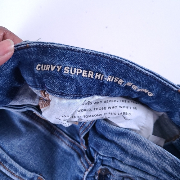 American Eagle Distressed Curvy Super Hi Rise Jeggings Size 8 - Picture 6 of 10